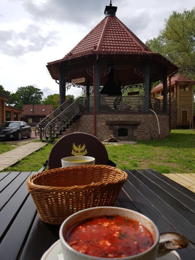 Загородный Комплекс Fort Pirnov Park Pirnove エクステリア 写真