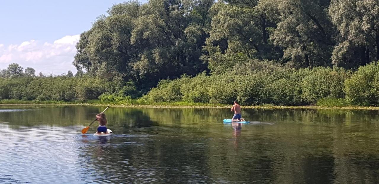Загородный Комплекс Fort Pirnov Park Pirnove エクステリア 写真