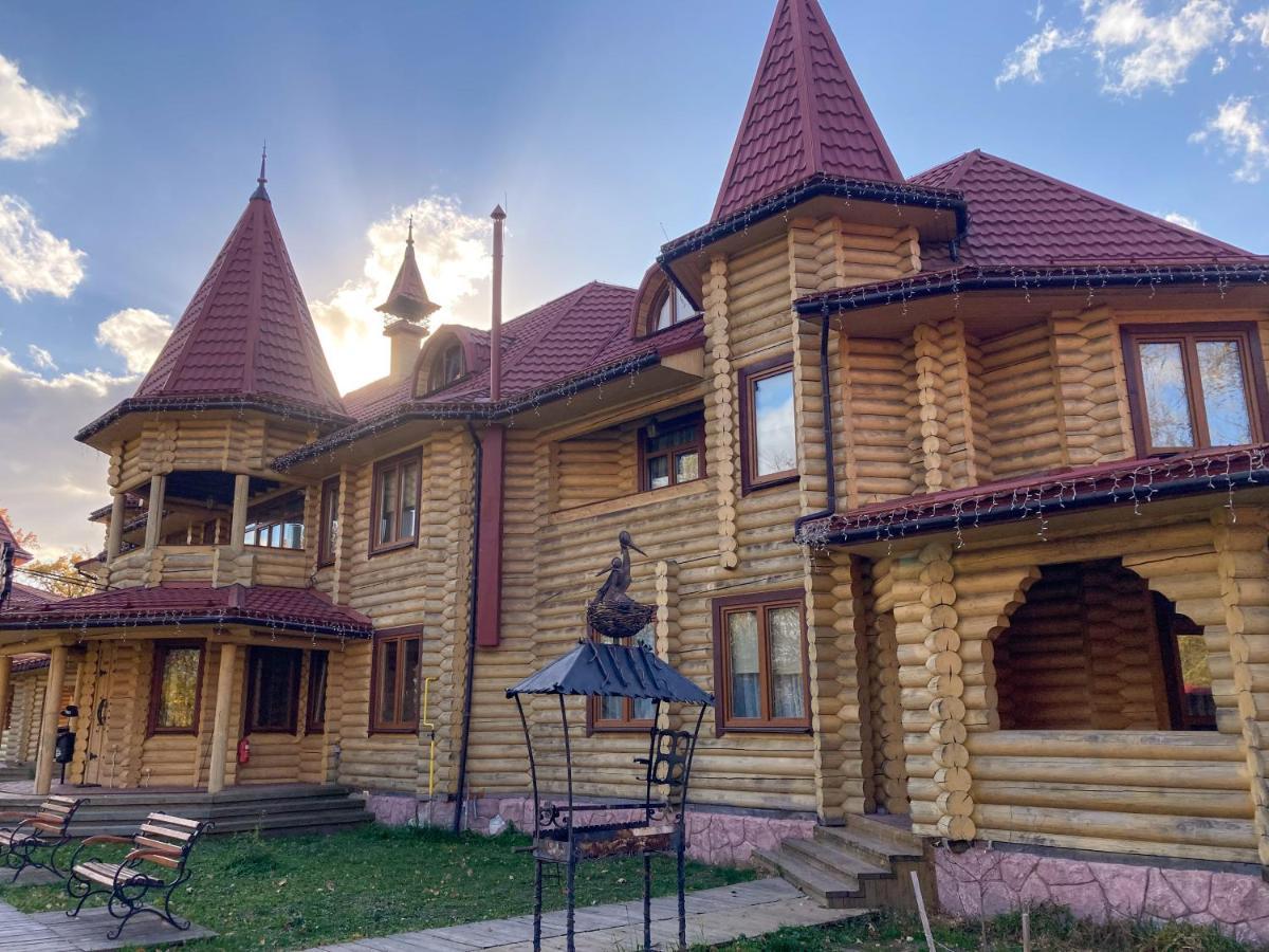 Загородный Комплекс Fort Pirnov Park Pirnove エクステリア 写真