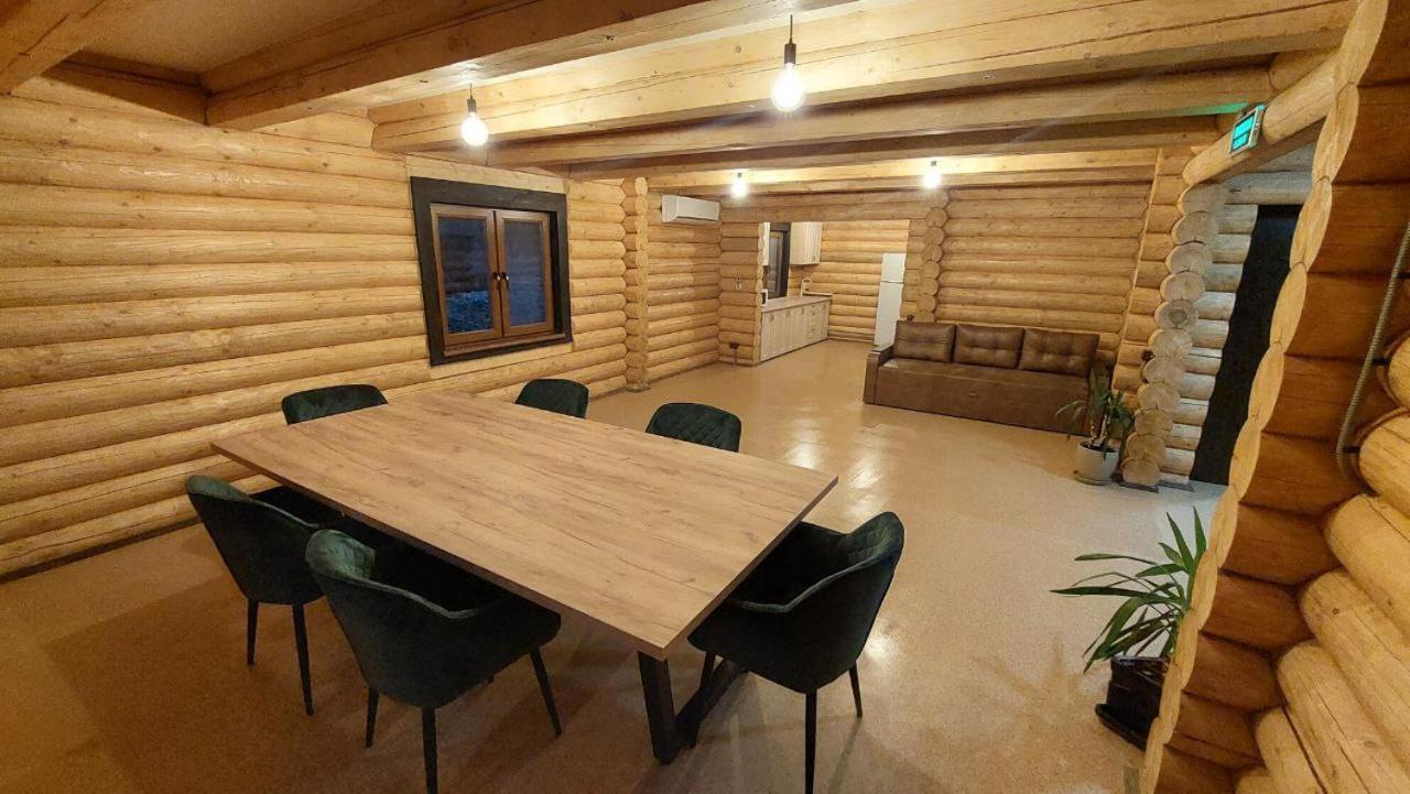 Загородный Комплекс Fort Pirnov Park Pirnove エクステリア 写真