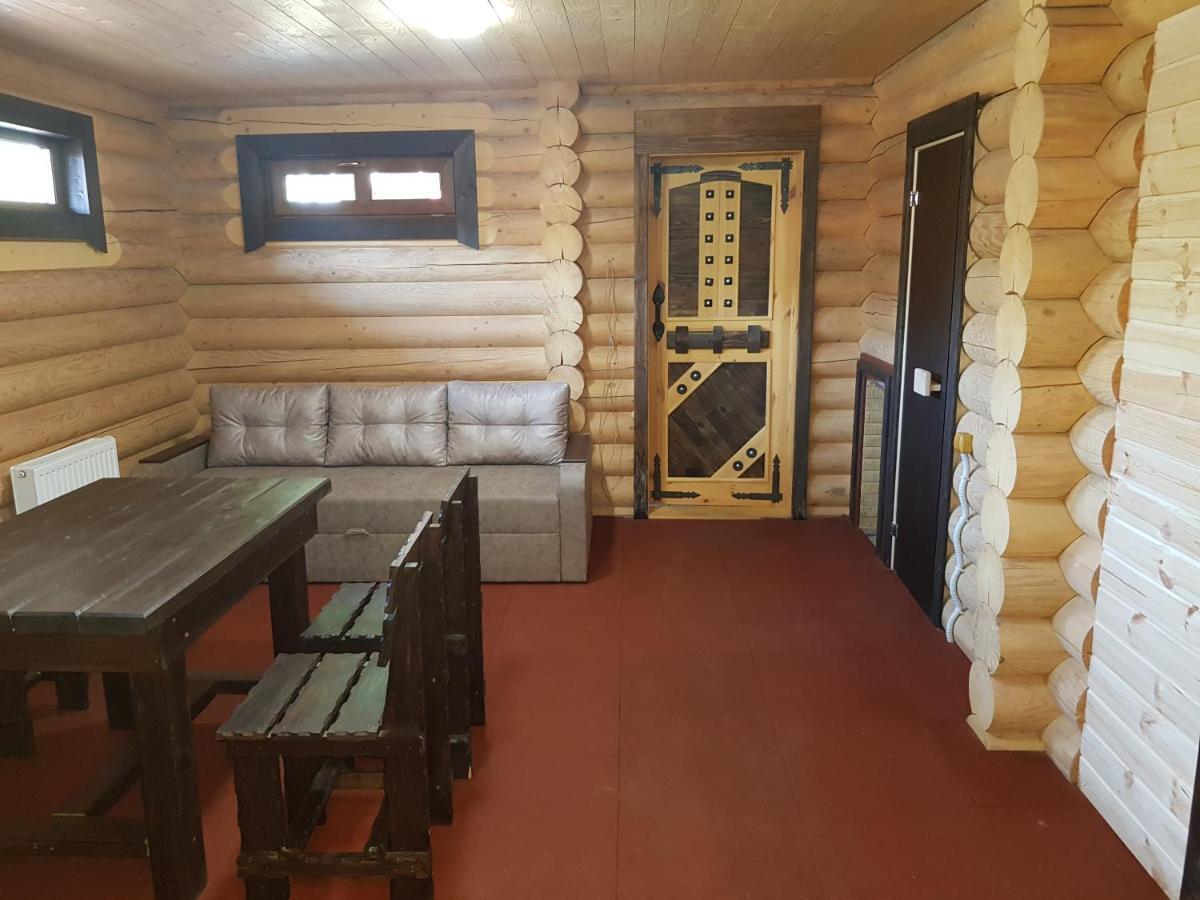 Загородный Комплекс Fort Pirnov Park Pirnove エクステリア 写真